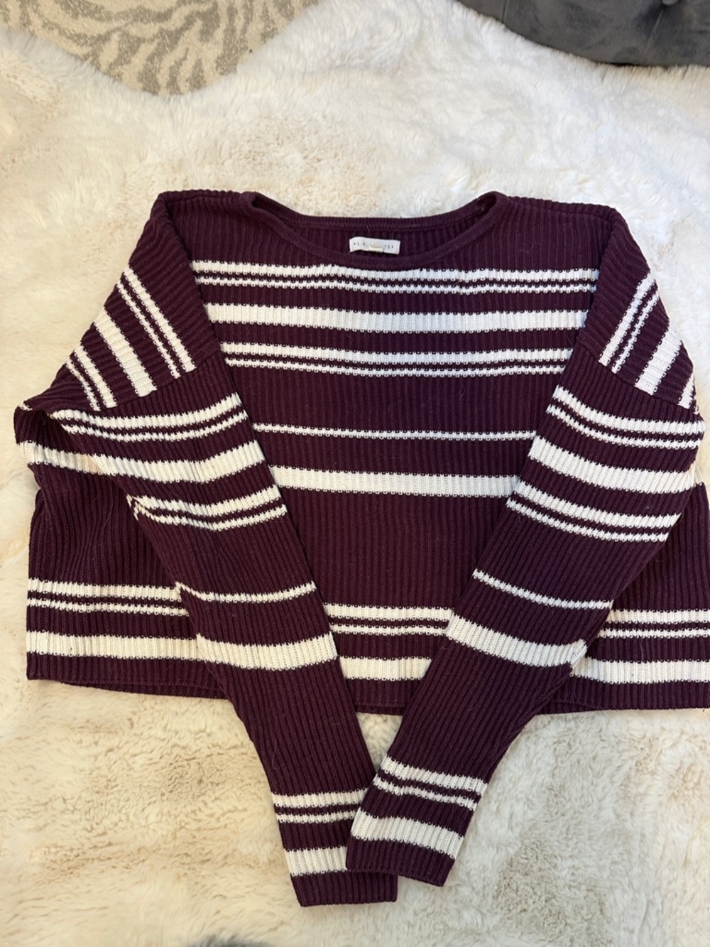 LA Hearts (pacsun brand) maroon and white cropped sweater, size medium